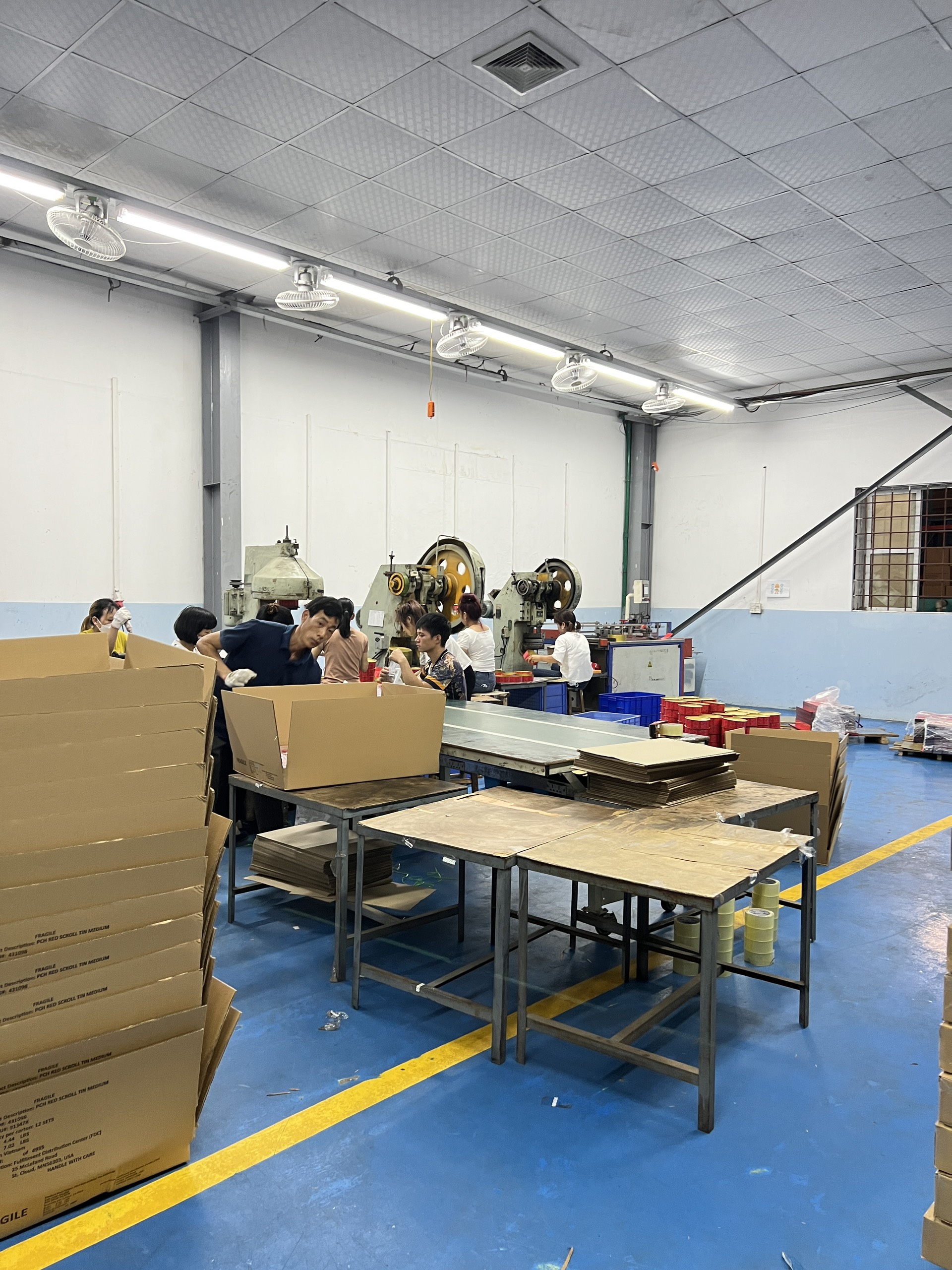 CÔNG TY TNHH IN ẤN CHẾ TẠO HỘP SẮT THỊNH LỢI (VIỆT NAM)